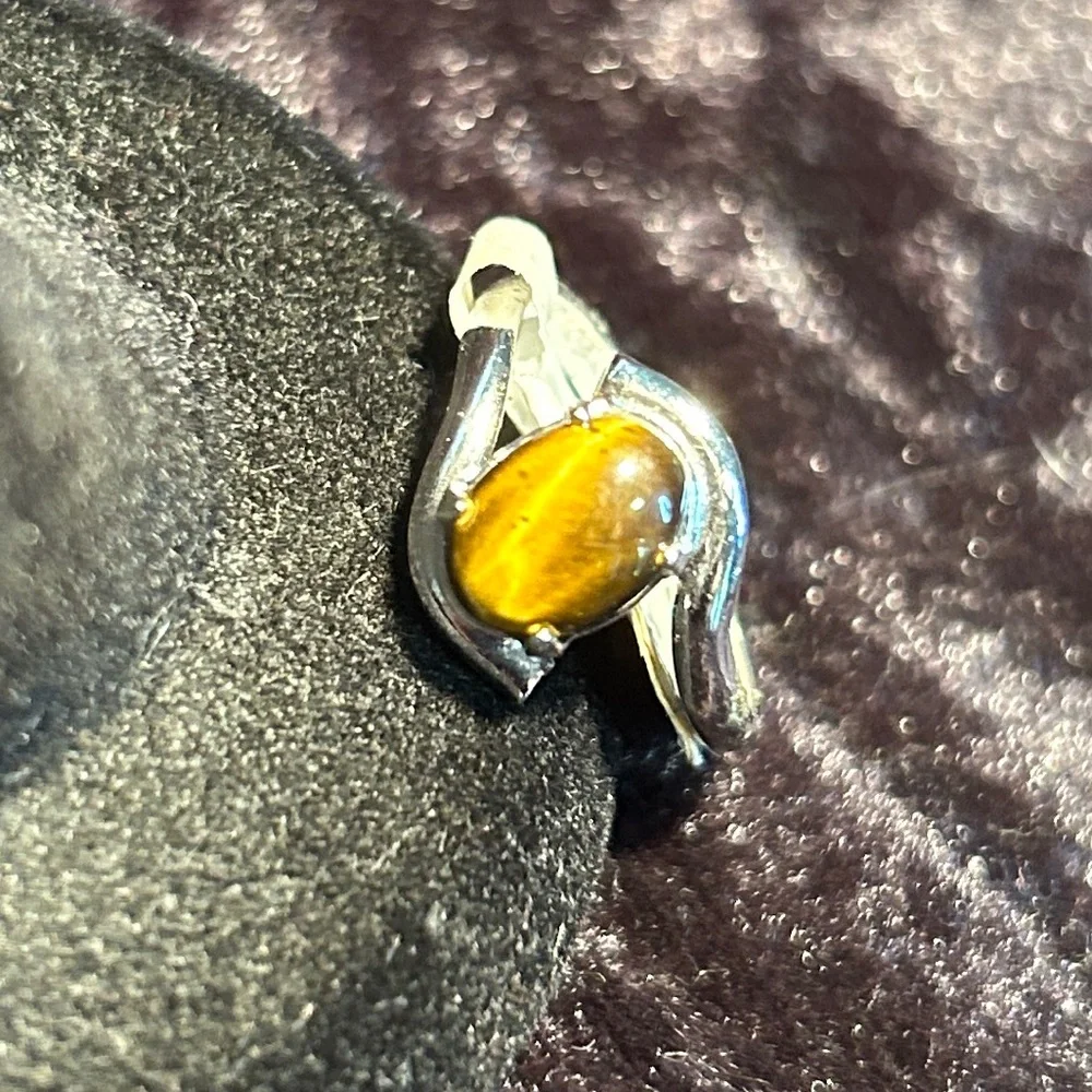 🍓UNCAS VINTAGE STERLING SILVER TIGERS EYE RING - Picture 4 of 4